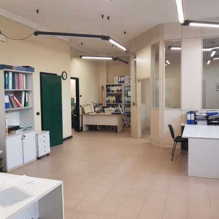 Foto Locale commerciale in affitto a Cavenago d'Adda