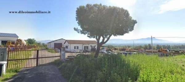 Foto Locale commerciale in affitto a Fiano Romano