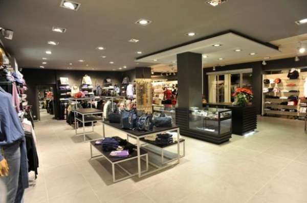 Foto Locale commerciale in affitto a Lucca