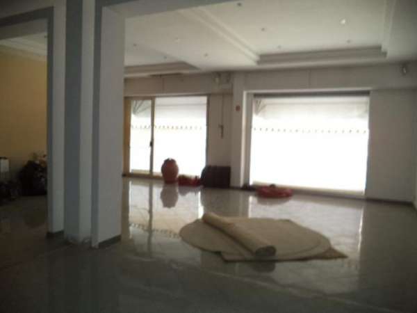 Foto Locale commerciale in affitto a Lucca