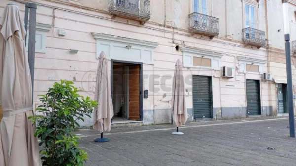 Foto Locale commerciale in affitto a Marcianise