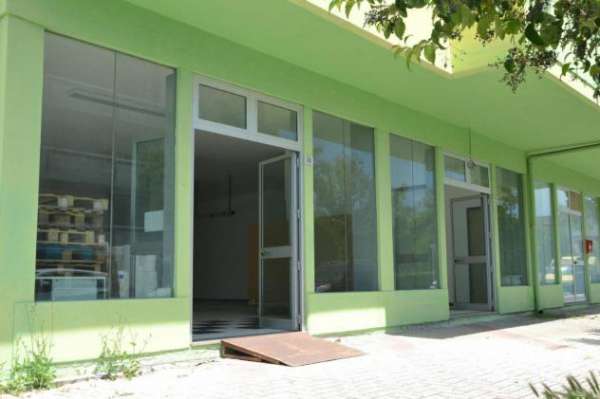 Foto Locale commerciale in affitto a Martinsicuro - 2 locali 127mq