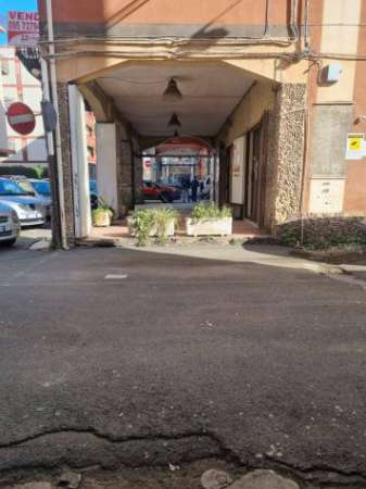 Foto Locale Commerciale in affitto a Mascalucia