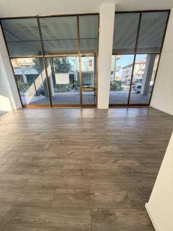 Foto Locale commerciale in affitto a Montecchio Maggiore