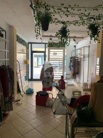 Foto Locale commerciale in Affitto a Pontedera Via I Maggio,