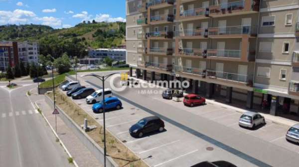 Foto Locale commerciale in affitto a Potenza