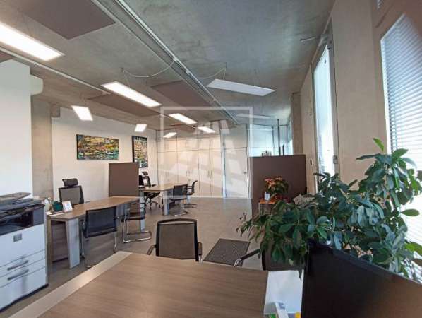 Foto Locale Commerciale in affitto a Reggio nell'Emilia, Baragalla