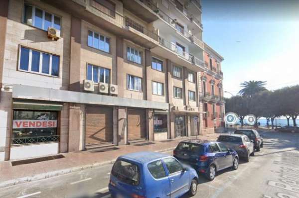 Foto Locale commerciale in affitto a Taranto - 6 locali 600mq