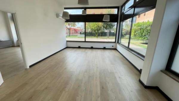 Foto Locale commerciale in affitto a Vigodarzere