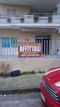 Foto Locale commerciale in affitto in Via Ovidio, Aversa