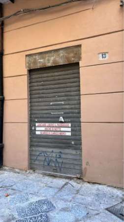 Foto Locale Commerciale in Centro Storico