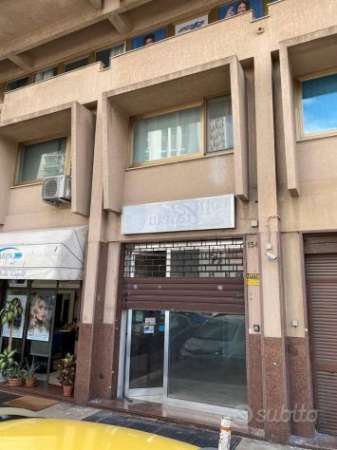 Foto Locale commerciale in via Catania