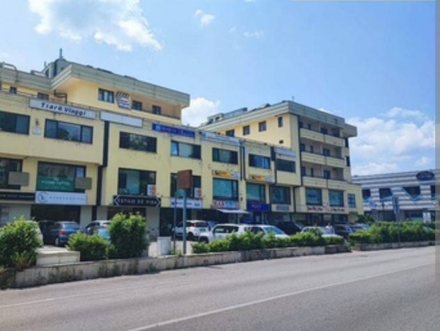 Foto Locale Commerciale mq.70 circa via del Gallitello - Pz