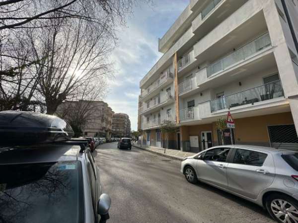 Foto LOCALE COMMERCIALE NUOVA COSTRUZIONE