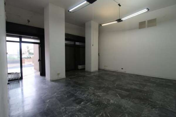 Foto LOCALE COMMERCIALE VIALE UNICEF TARANTO