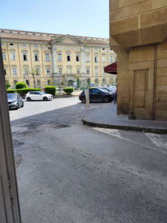 Foto Locale di fronte al Tribunale di Napoli Nord Aversa 110 mq