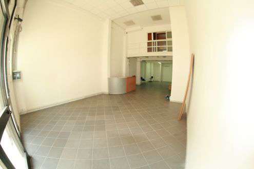 Foto Locale distribuzione informatica