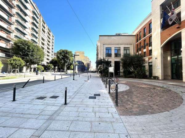 Foto Locale in affitto in Via Roma, Centro Storico