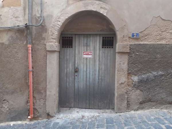 Foto Locale in centro storico per deposito e/o garage
