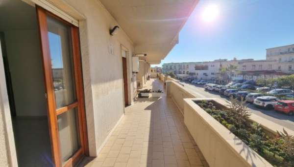 Foto LOCAZIONE UFFICIO DI ALTA RAPPRESENTANZA � PIAZZA FALCONE � MONDRAGONE F3221