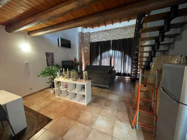 Foto Loft - Open Space in Affitto a Belfiore Belfiore