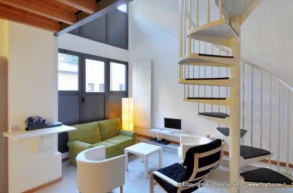 Foto Loft / Open Space di 65 m con 2 locali e box auto in affitto a Milano