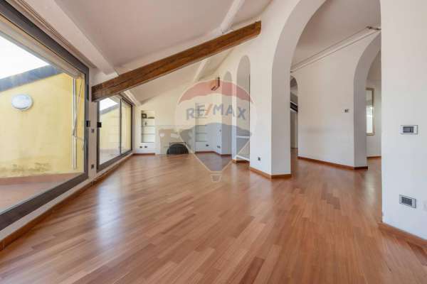 Foto Loft in affitto a Gallarate