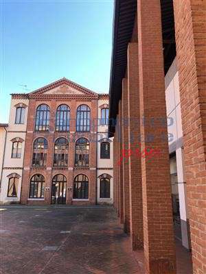 Foto Loft/open space in buono stato di 60 mq.