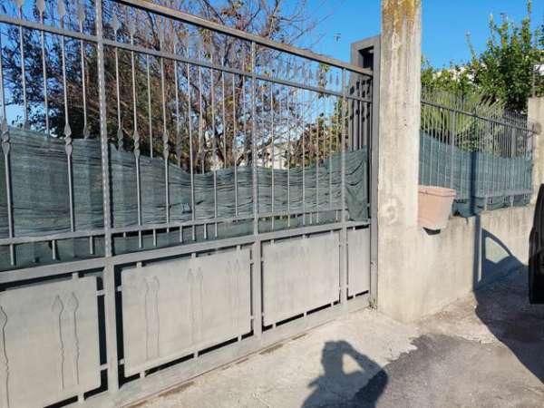 Foto LOTTO di TERRENO 600+CAPANNONE di 80 Mq