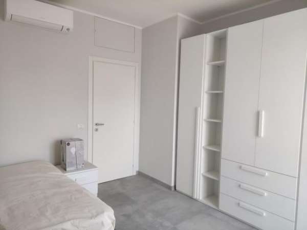 Foto luminosa camera singola