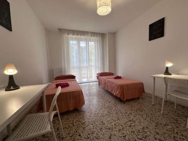 Foto Luminose camere uso doppia/singola in zona udine