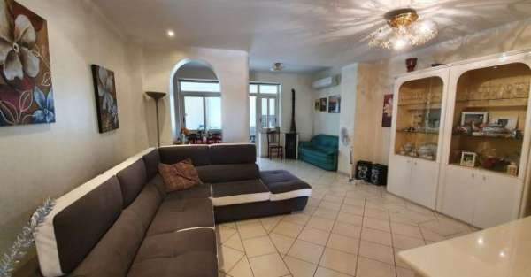 Foto Luminoso e ampio appartamento, disponibile da 01 gennaio