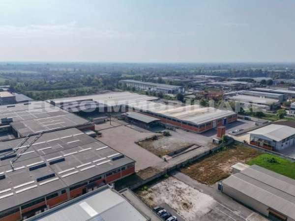 Foto Magazzino in affitto a Borgosatollo