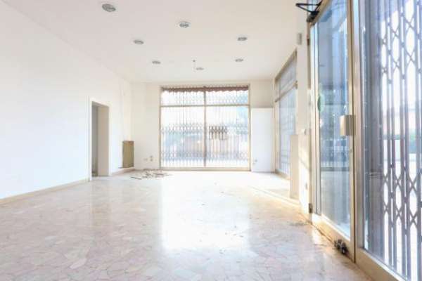 Foto Magazzino in affitto a Costabissara