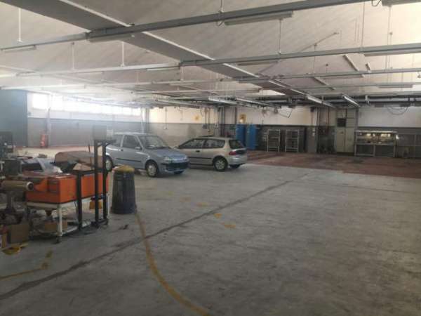 Foto Magazzino in affitto a Milano - 4 locali 3192mq