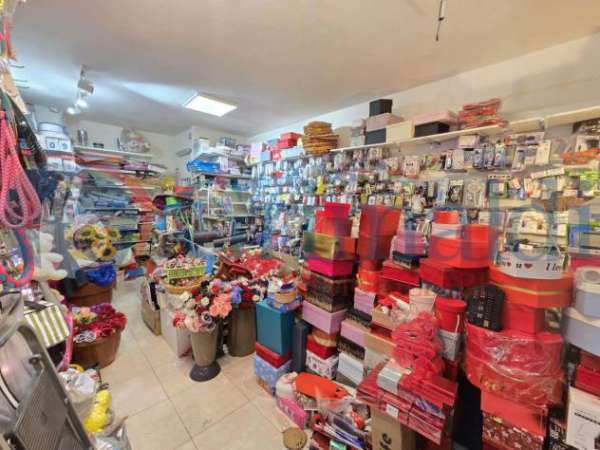 Foto Magazzino in affitto a Napoli - 1 locale 50mq