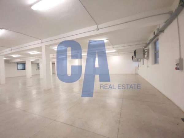 Foto Magazzino in affitto a Peschiera Borromeo - 1 locale 901mq