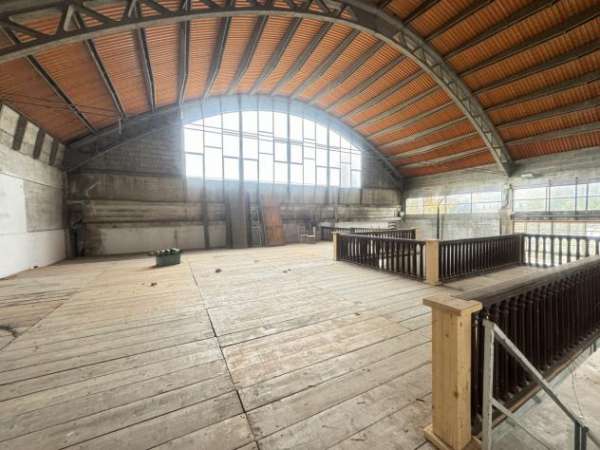 Foto Magazzino in affitto a Pietrasanta