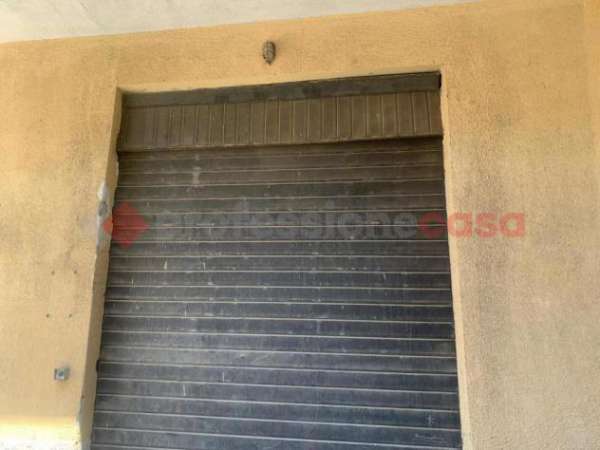 Foto Magazzino in affitto a Reggio Calabria - 1 locale 86mq