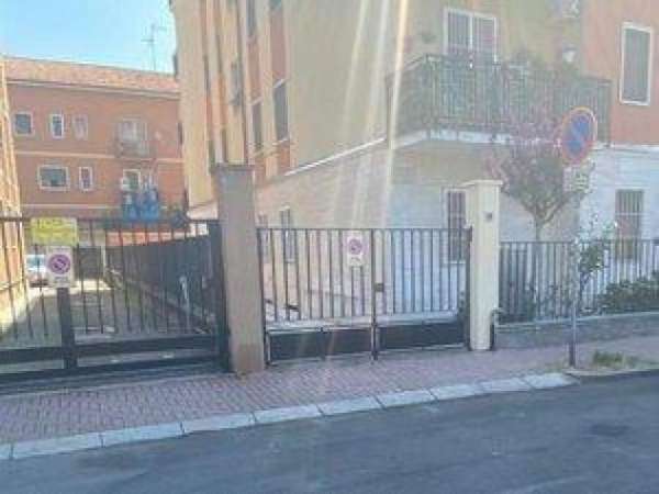 Foto Magazzino in affitto a Rozzano - 130mq