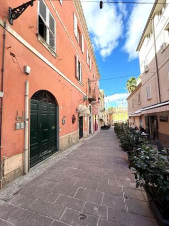 Foto Magazzino in affitto a Sassari