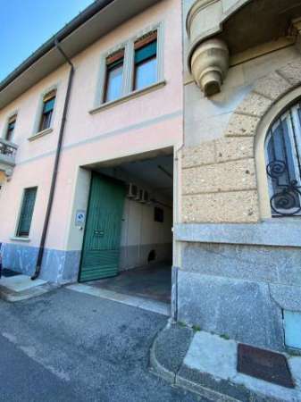 Foto Magazzino in affitto a Seregno