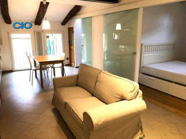 Foto Mansarda in affitto a Bologna