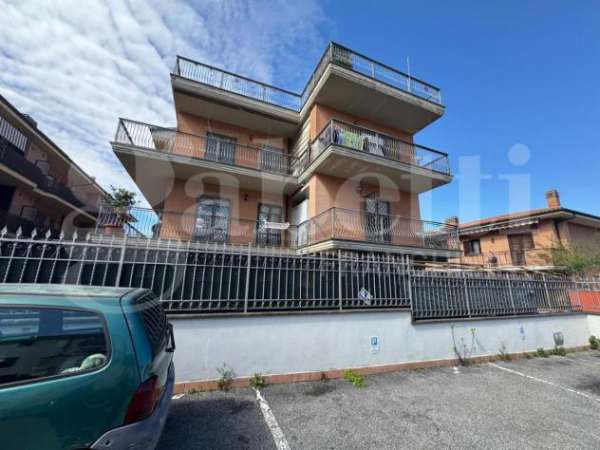 Foto Mansarda in affitto a Marino - 2 locali 59mq