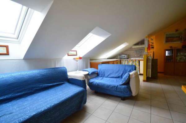 Foto Mansarda in affitto a Rozzano