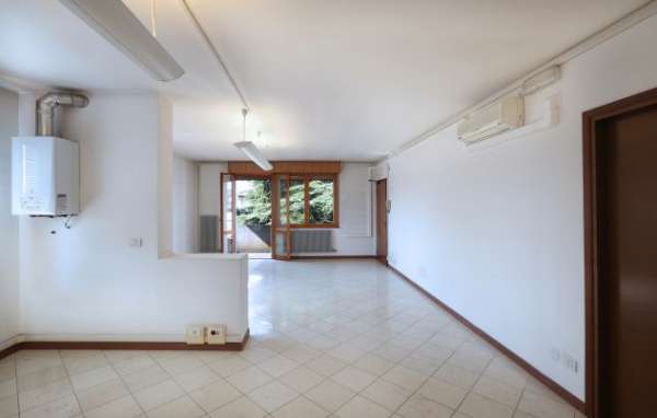 Foto Marghera affittasi ufficio open space