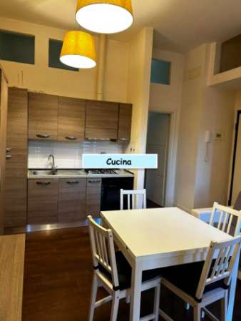 Foto MARINO BILOCALE ARREDATO CON TERRAZZO PRIVATO