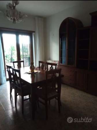 Foto MARINO TRILOCALE ARREDATO CON BALCONE