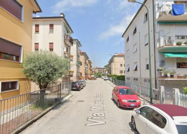 Foto MESTRE - SPLENDIDO TRILOCALE DI 80 MQ CON GARAGE