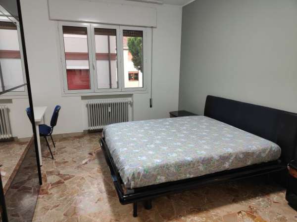 Foto MESTRE CENTRO STANZA MATRIMONIALE PER STUDENTESSA